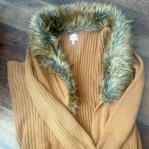 Vintage MUMU faux fur cardi w pockets!